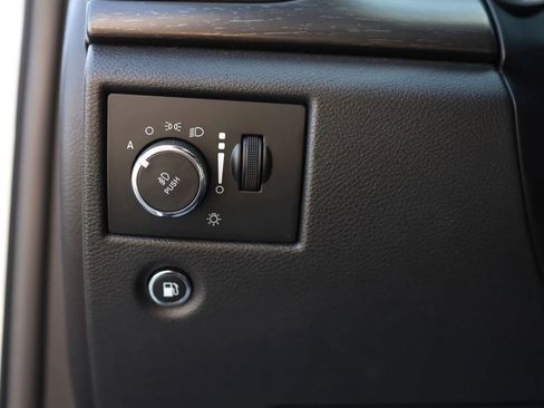 Used 2018 Jeep Grand Cherokee Laredo AWD/4WD image 13