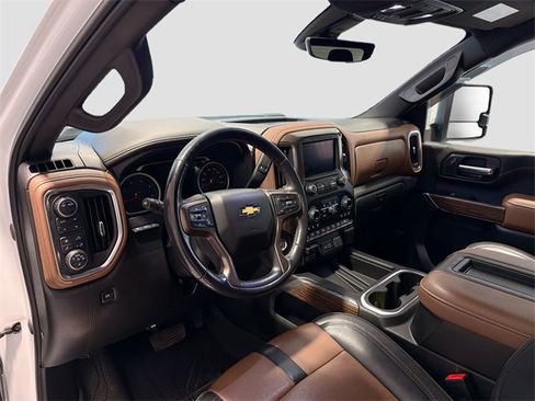 Used 2021 Chevrolet Silverado 2500 High Country image 8