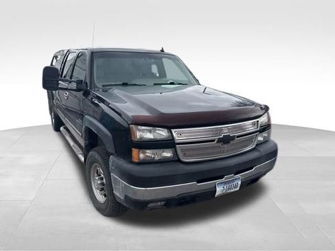 Used 2007 Chevrolet Silverado 2500 LT w/ Heavy-Duty Power Package image 2