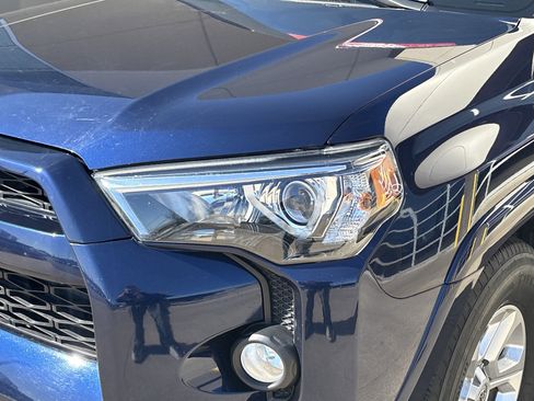 Used 2017 Toyota 4Runner SR5 Premium image 6