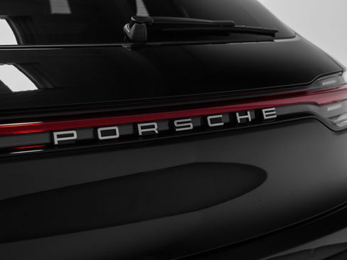 Certified 2026 Porsche Macan AWD/4WD image 22