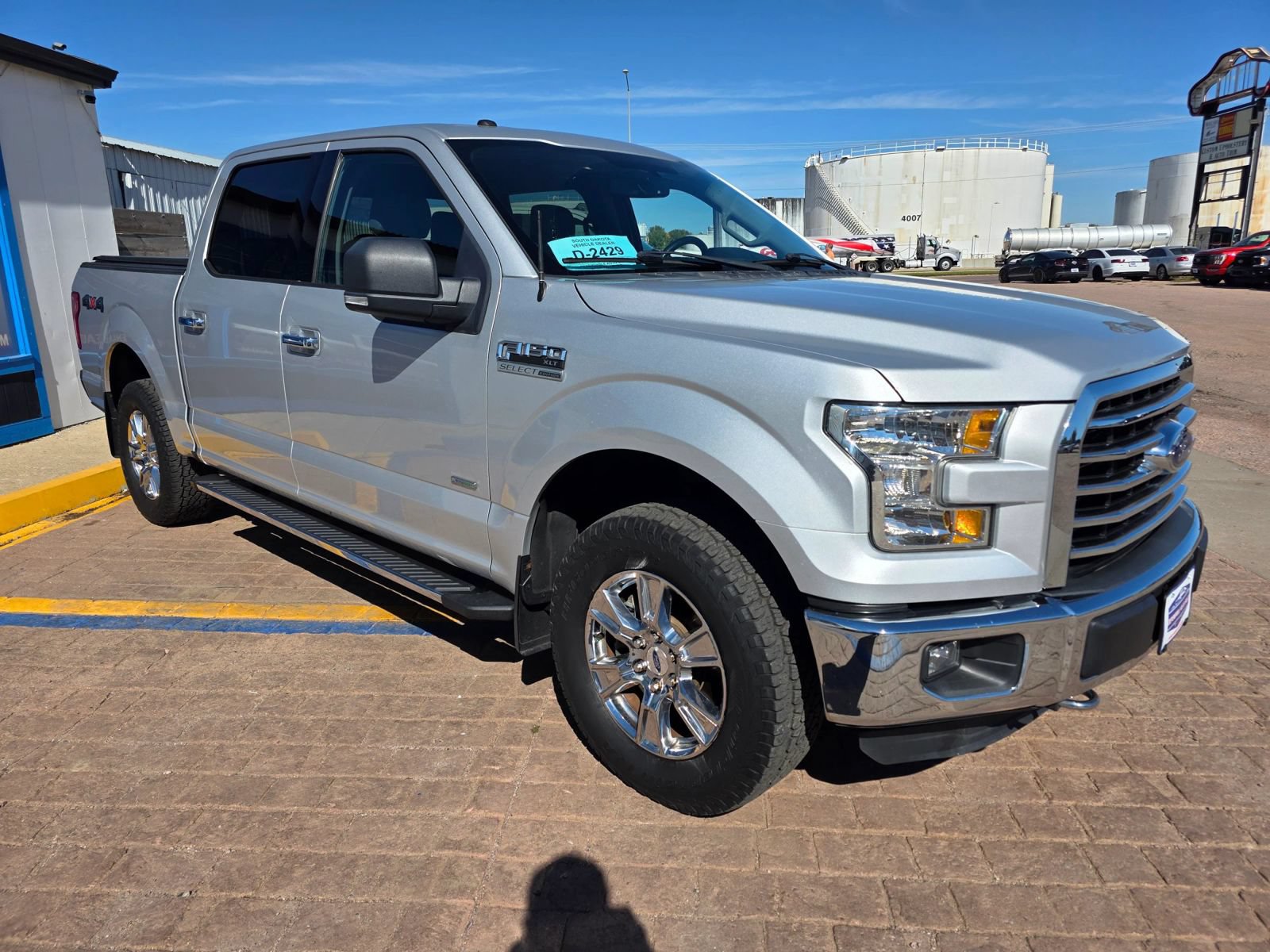 Used 2016 Ford F150 XLT w/ Equipment Group 302A Luxury AWD/4WD image 3