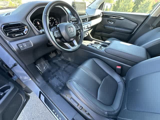 Used 2025 Honda Pilot Touring image 17