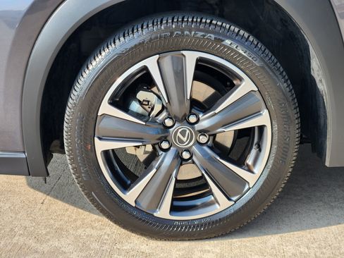 Used 2025 Lexus UX 300h FWD image 10