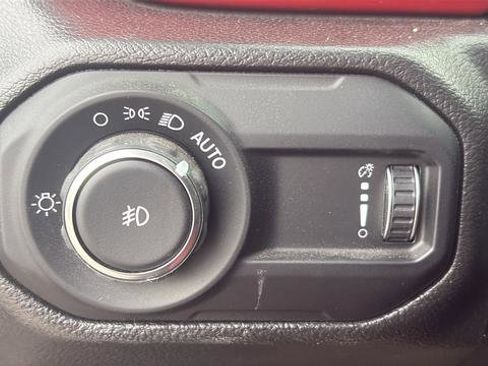 Used 2023 Jeep Wrangler Unlimited Rubicon AWD/4WD image 21