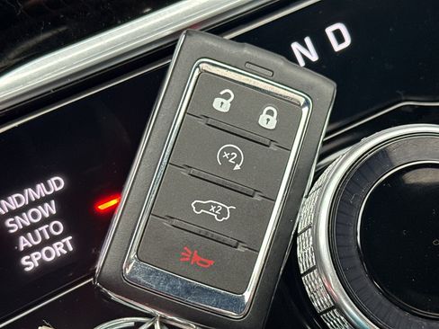 Used 2024 Jeep Grand Cherokee L Limited w/ Luxury Tech Group II image 39