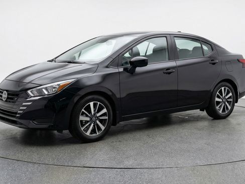 Used 2025 Nissan Versa SV FWD image 3