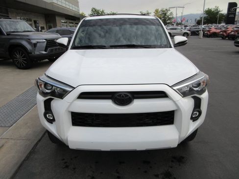 Used 2021 Toyota 4Runner SR5 Premium w/ Moonroof Package RWD image 14