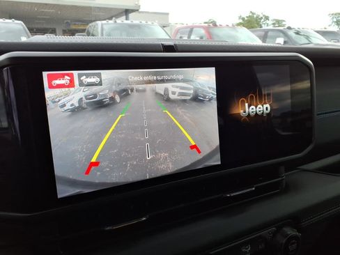 Used 2024 Jeep Wrangler High Altitude AWD/4WD image 16