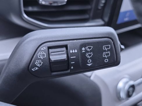 Used 2023 Ford Explorer XLT w/ Equipment Group 202A AWD/4WD image 25