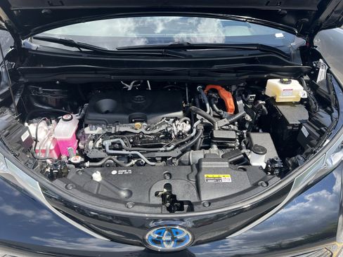 Used 2024 Toyota Sienna Platinum image 37