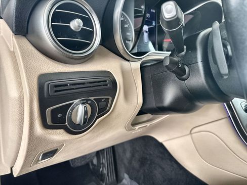 Used 2021 Mercedes-Benz GLC 300 image 9