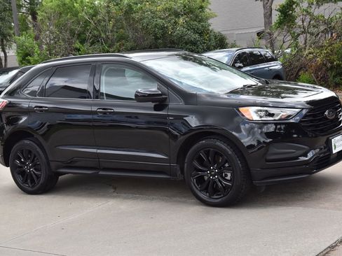 Used 2022 Ford Edge SE w/ Black Appearance Package AWD/4WD image 5