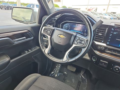 Used 2023 Chevrolet Silverado 1500 LT w/ Safety Package RWD image 9