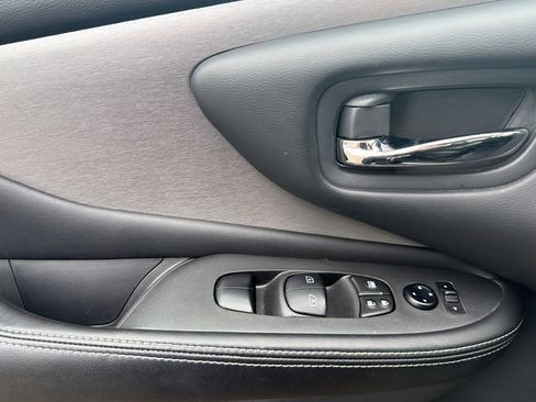 Used 2024 Nissan Murano SV FWD image 11