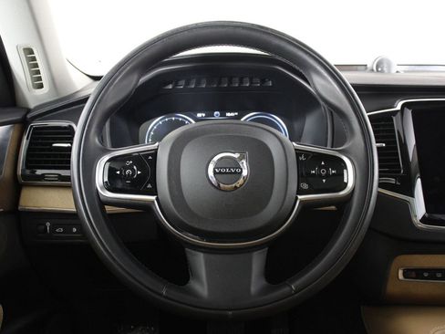 Used 2016 Volvo XC90 T8 Inscription w/ Vision Package AWD/4WD image 8