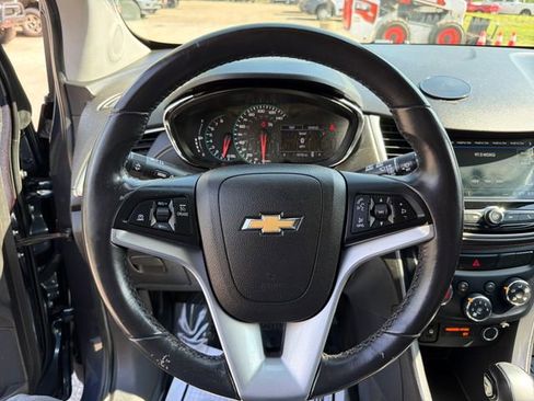 Used 2019 Chevrolet Trax LT w/ Driver Confidence Package AWD/4WD image 16