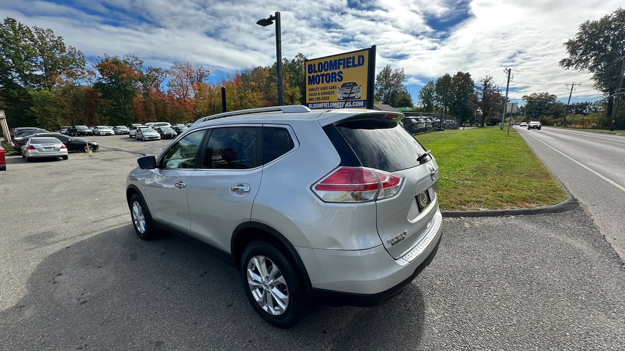 Used 2016 Nissan Rogue SV AWD/4WD image 7
