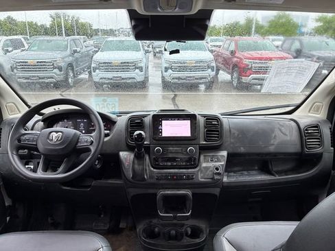 Used 2025 RAM ProMaster 2500 w/ Convenience Group FWD image 12