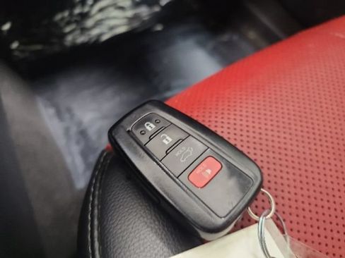 Used 2023 Toyota Highlander XSE AWD/4WD image 39