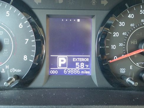 Used 2016 Toyota Sienna L image 13