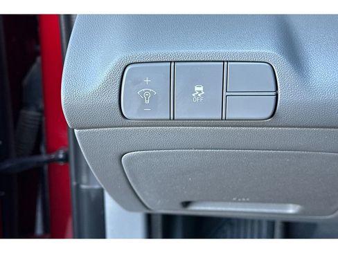 Used 2024 Hyundai Elantra SEL image 30