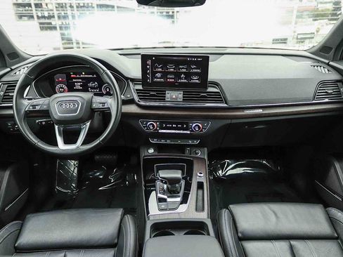 Used 2023 Audi Q5 2.0T Premium Plus w/ Premium Plus Package AWD/4WD image 16