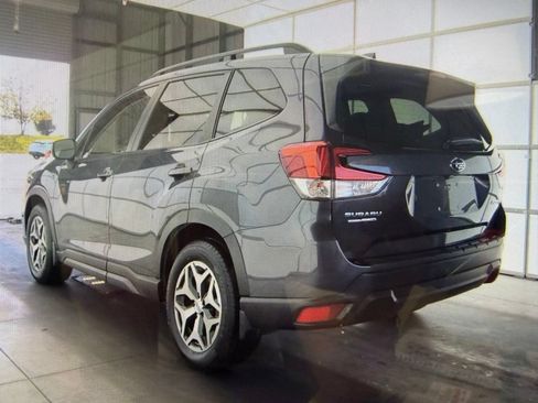 Used 2020 Subaru Forester Premium AWD/4WD image 5