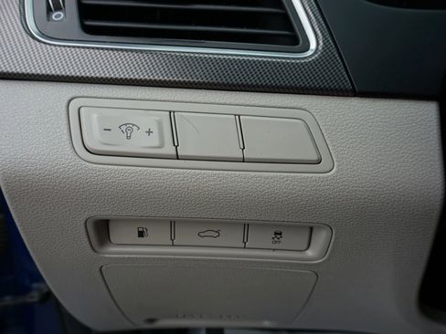 Used 2017 Hyundai Sonata Sport w/ Value Edition Package 02 FWD image 23