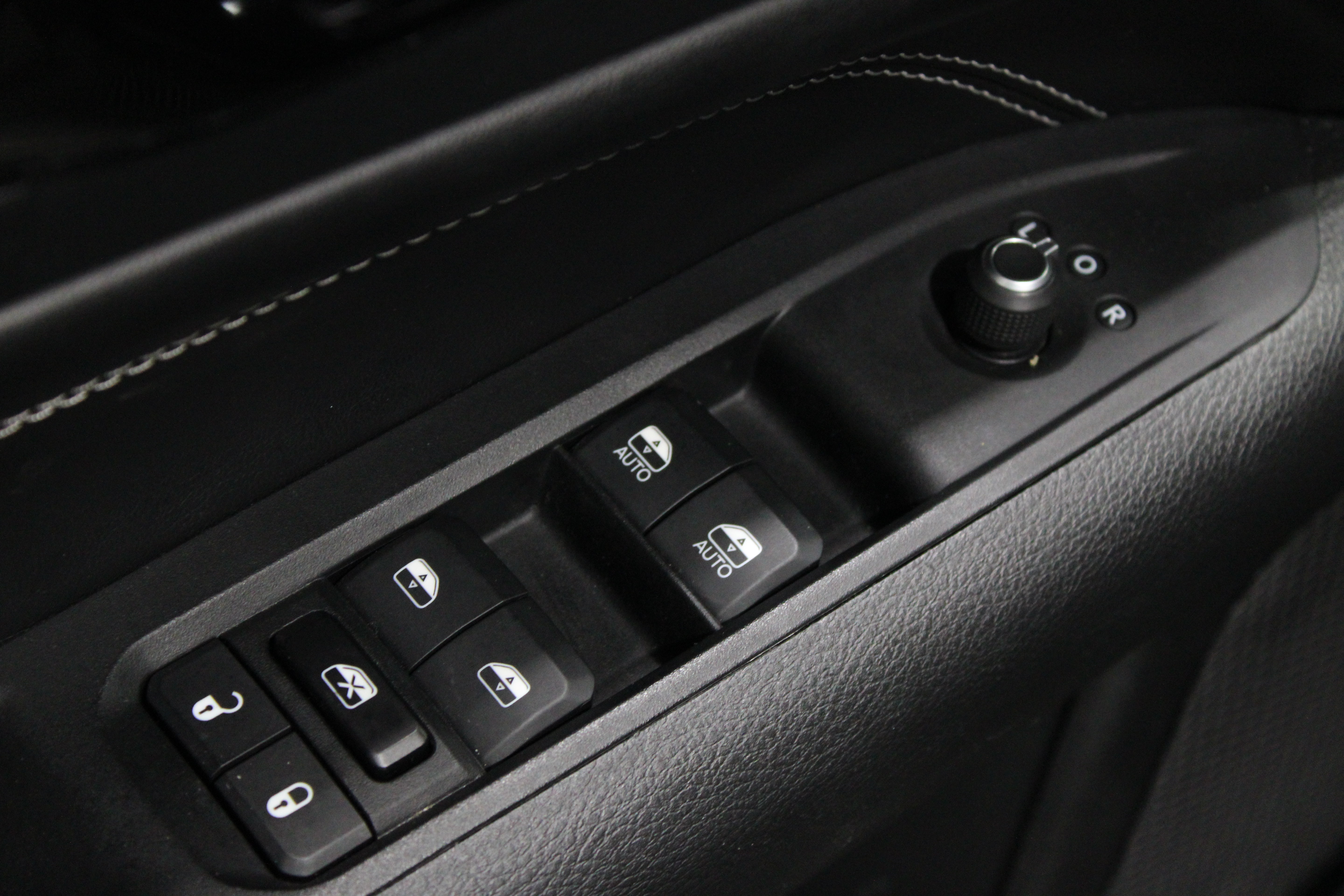 Used 2022 Jeep Compass Latitude FWD image 11