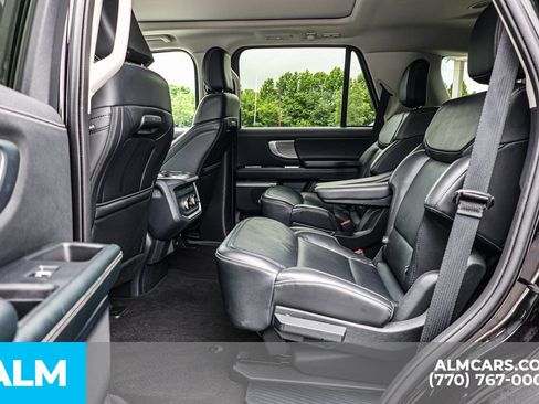 Used 2025 Ford Expedition Platinum AWD/4WD image 18