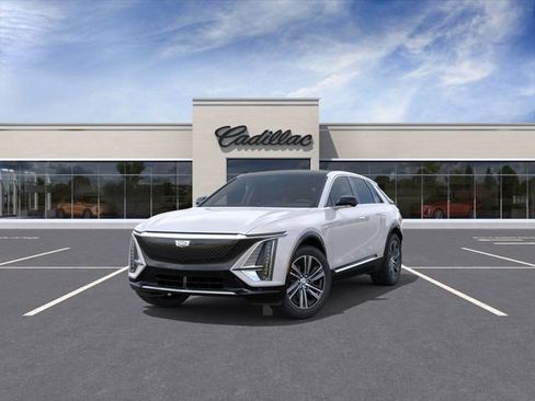 New 2025 Cadillac Lyriq Luxury image 8