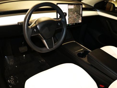 Used 2023 Tesla Model Y Long Range AWD/4WD image 65