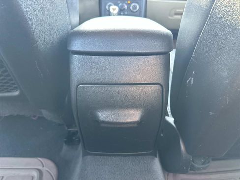 Used 2009 Pontiac G6 Sedan w/ Sport Package 2 image 14