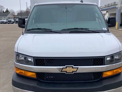 New 2025 Chevrolet Express 3500 Work Van w/ Power Convenience Package image 4