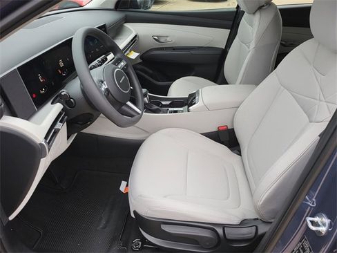 New 2026 Hyundai Tucson SE image 13