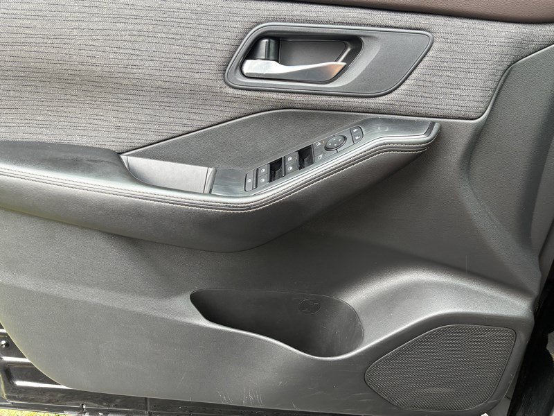 Used 2021 Nissan Rogue SV AWD/4WD image 15