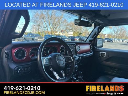 Used 2022 Jeep Wrangler Unlimited Rubicon w/ Cold Weather Group image 16