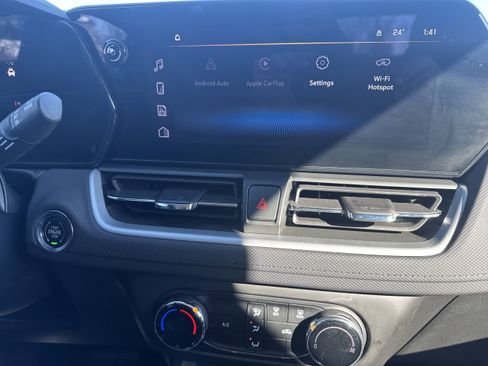 Used 2025 Chevrolet TrailBlazer LS w/ LS Convenience Package image 17