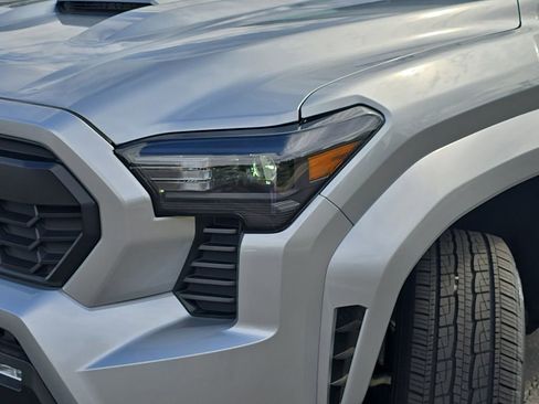 Used 2025 Toyota Tacoma TRD Sport image 31