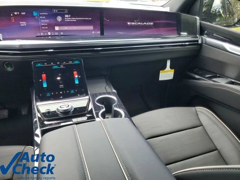 Certified 2026 Cadillac Escalade ESV Sport w/ LPO, ONYX Package AWD/4WD image 16