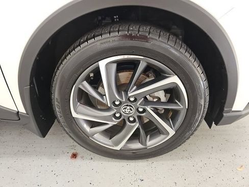 Used 2020 Toyota C-HR Limited FWD image 8