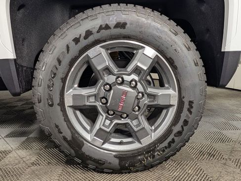 New 2025 GMC Sierra 2500 SLT w/ SLT Premium Package image 12