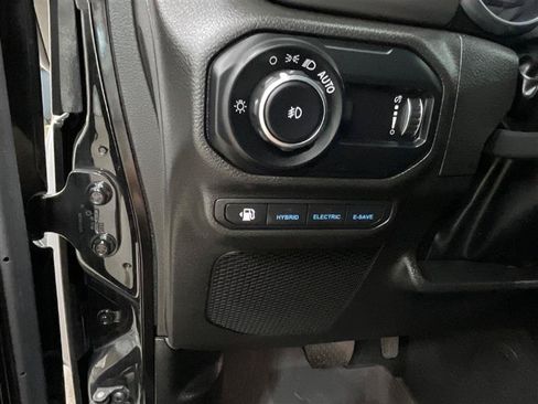Used 2023 Jeep Wrangler Unlimited w/ Cold Weather Group AWD/4WD image 22