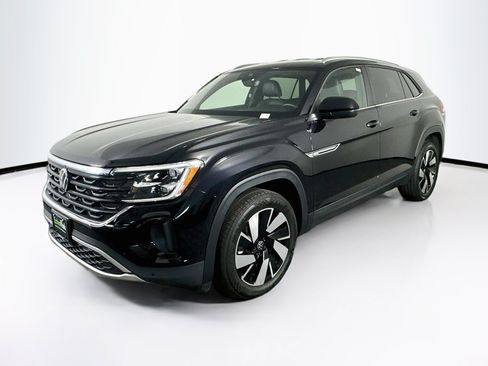 Used 2025 Volkswagen Atlas Cross Sport SE FWD image 3