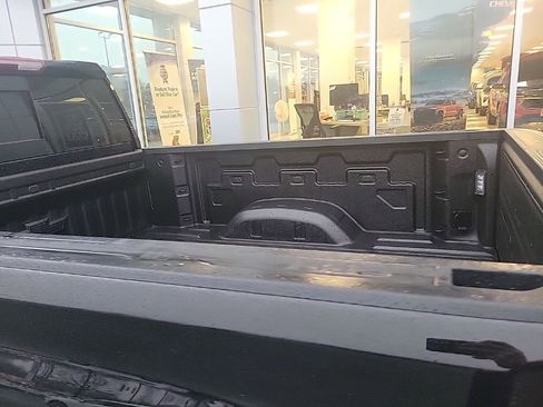 Used 2023 Chevrolet Silverado 2500 LT w/ Midnight Edition image 15