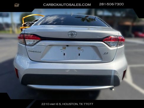 Used 2022 Toyota Corolla LE FWD image 4