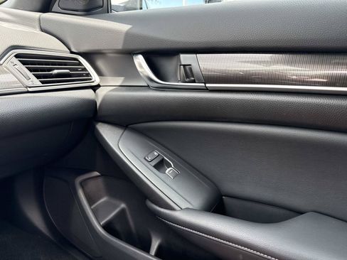 Used 2018 Honda Accord Sport image 24