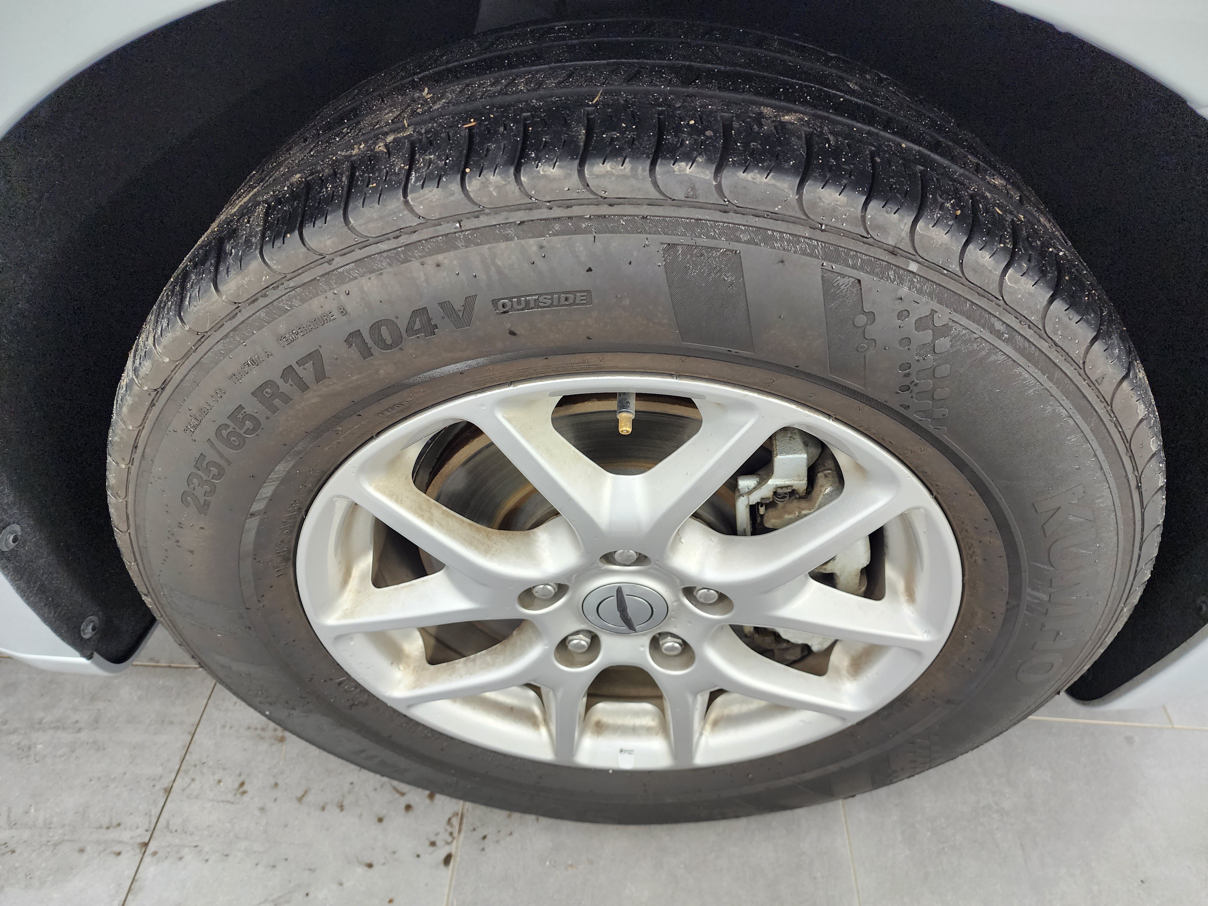 Used 2024 Chrysler Pacifica Touring-L FWD image 3