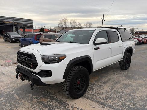 Used 2019 Toyota Tacoma TRD Pro AWD/4WD image 7